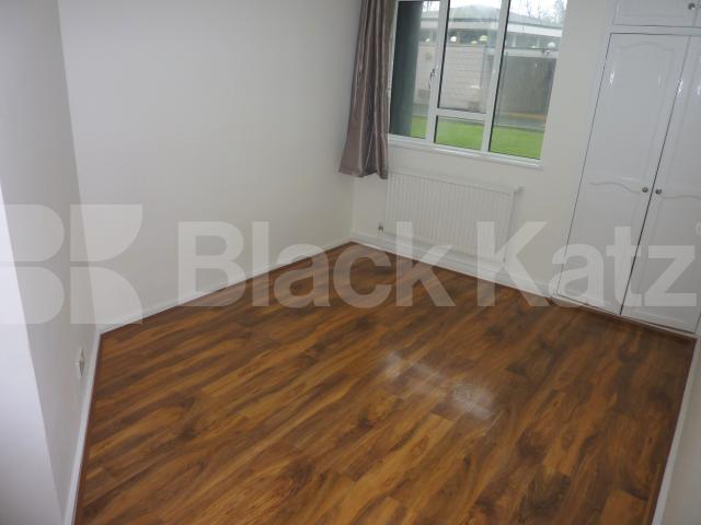 			NEW INSTRUCTION!, 1 Bedroom, 1 bath, 1 reception Flat			 Pembroke House, Hallfield Estate, PADDINGTON